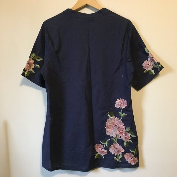 Queen Tunic Floral Embroidered Rhinestone & Rose Buttons Top - Picture 2 of 16